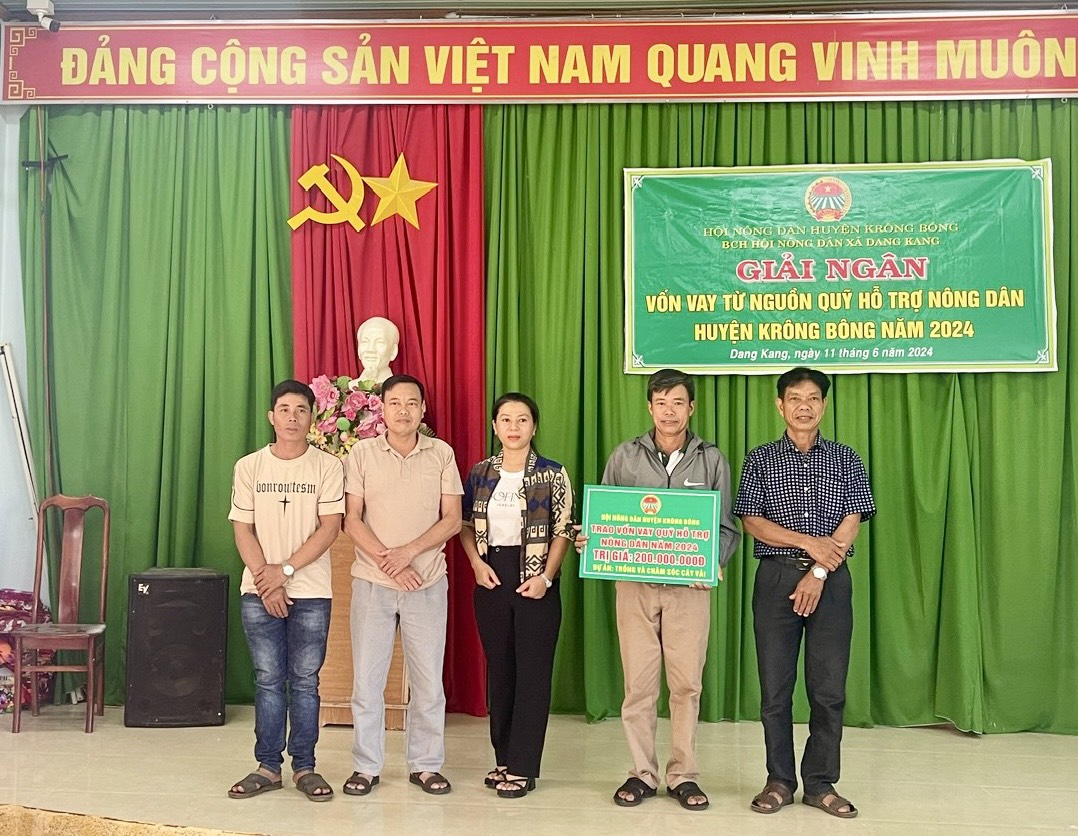 Giải ngân nguồn vốn quỹ hỗ trợ nông dân huyện năm 2024