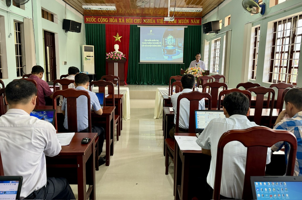 UBND Huyện Krông Bông tổ chức tập huấn, bàn giao Trang thông tin điện tử cho các xã, thị trấn