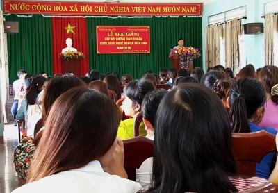 Huyện Krông Bông: Khai giảng lớp bồi dưỡng theo chuẩn chức danh nghề nghiệp giáo viên năm 2018