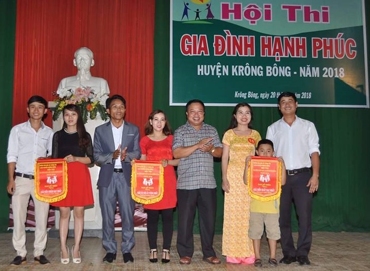 HUYỆN KRÔNG BÔNG: TỔ CHỨC HỘI THI GIA ĐÌNH HẠNH PHÚC NĂM 2018.