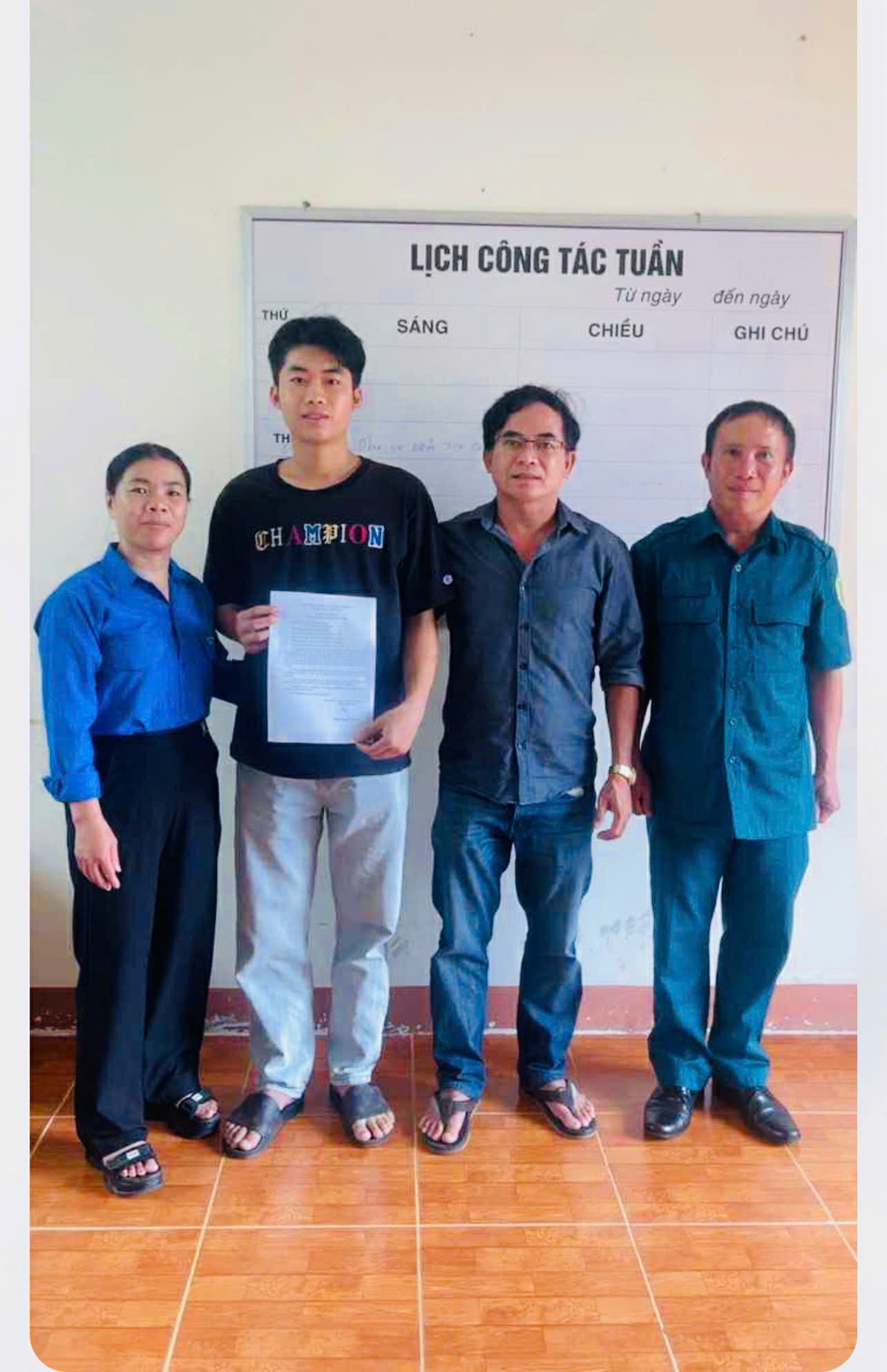 z7577945221369-25f644f3ed79d5d4c2c1a77f1aacab94