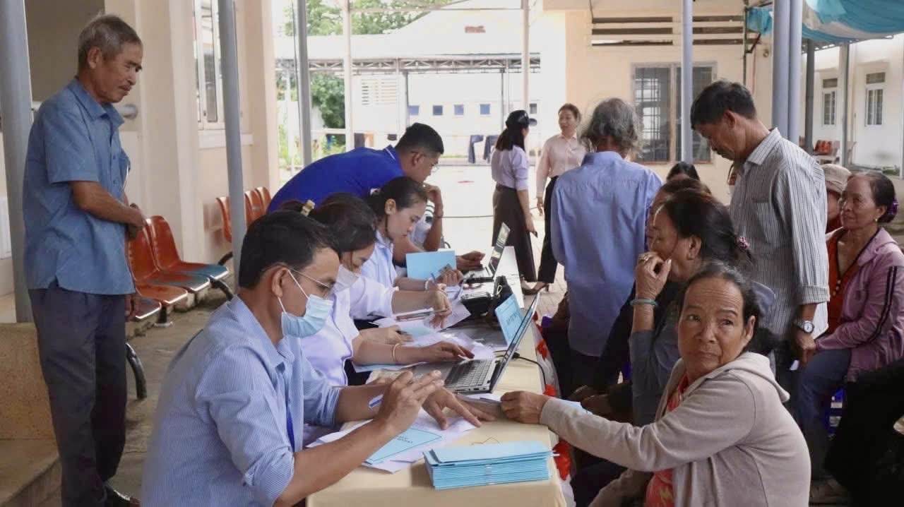 Xã Krông Bông triển khai kế hoạch khám sức khỏe định kỳ hoặc sàng lọc miễn phí cho người dân năm 2026