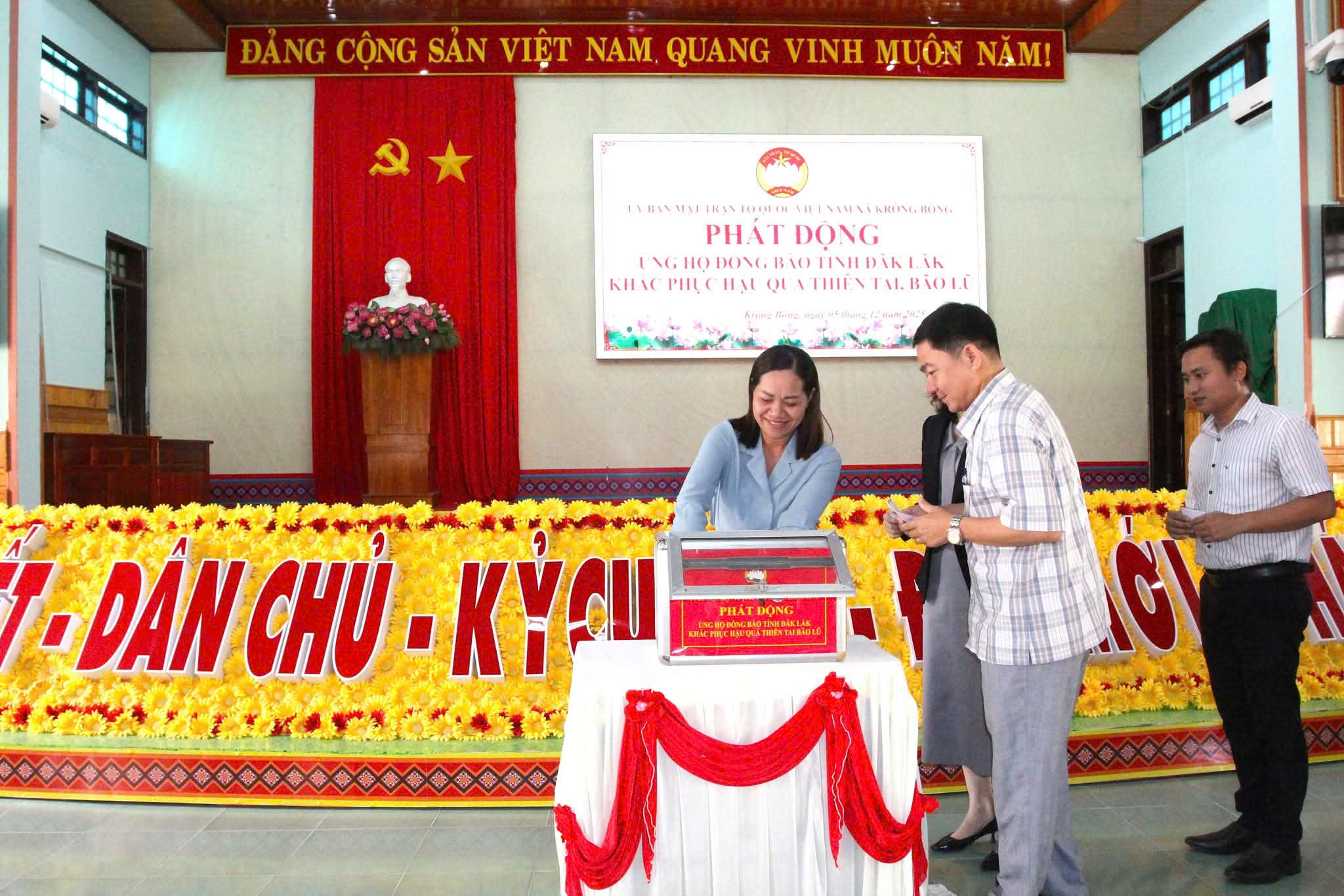 UBMTTQVN xã Krông Bông kêu gọi ủng hộ đồng bào trong tỉnh  bị thiệt hại nặng nề do mưa lũ sau cơn bão số 13