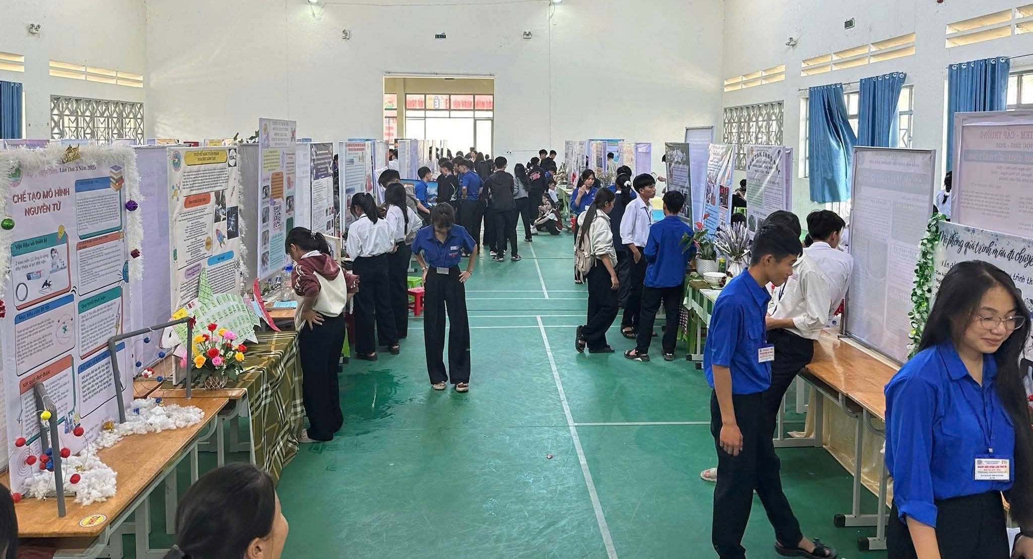 Trường THPT Krông Bông tổ chức thành công ngày Hội Stem