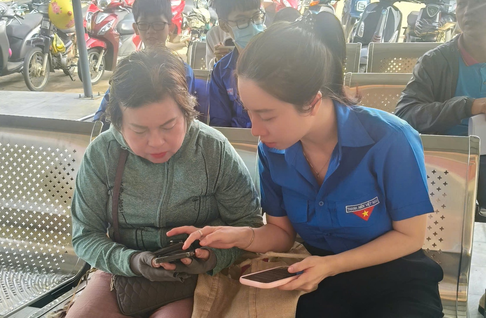 Tỷ lệ hồ sơ thủ tục hành chính được tiếp nhận, xử lý trực tuyến đạt 99,68%