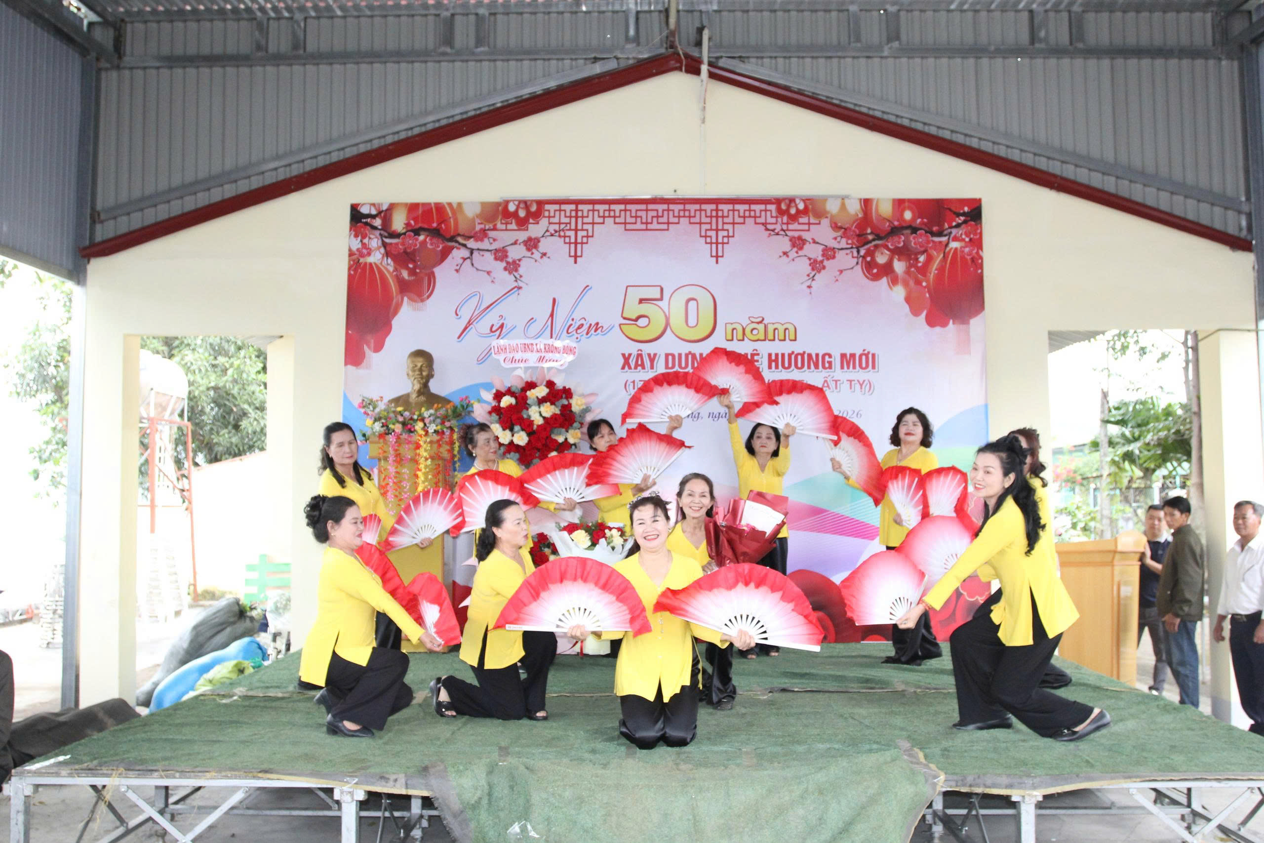 Cán bộ và Nhân dân thôn 5 và thôn 6 xã Krông Bông kỷ niệm 50 năm  Ngày bà con đi xây dựng vùng kinh tế mới (1975 – 2025)