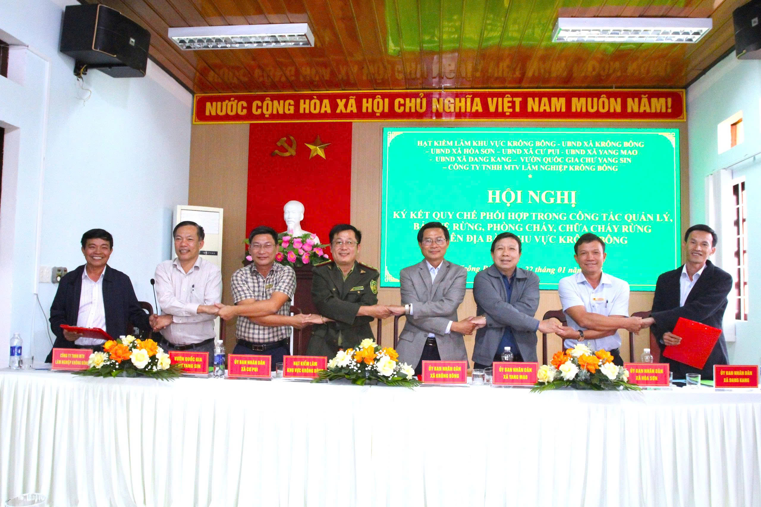 Ký kết quy chế phối hợp trong công tác quản lý, bảo vệ rừng và phòng cháy, chữa cháy rừng trên địa bàn khu vực Krông Bông